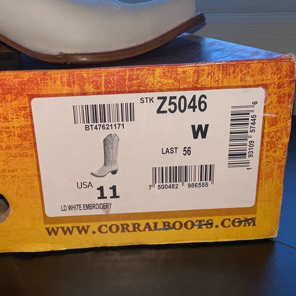 Corral White Leather Western Heeled Cowboy Boots - Picture 6 of 6